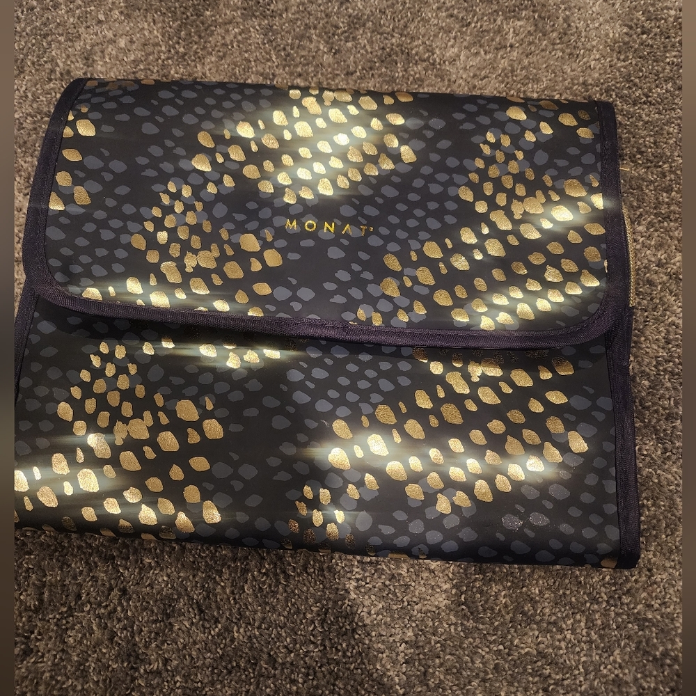 Monat traveling bag - Picture 1 of 2